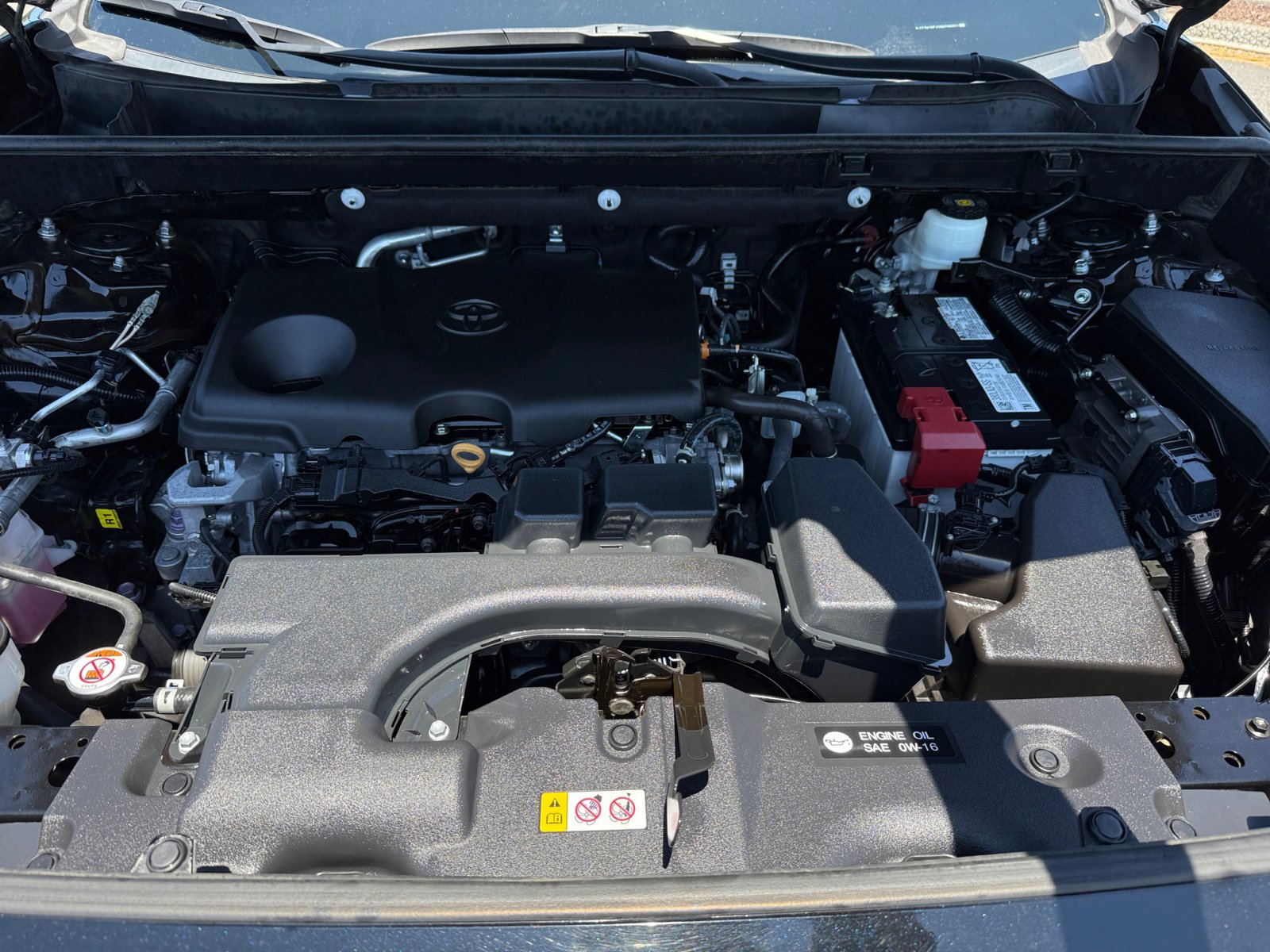 2022 Toyota RAV4 XLE photo 19