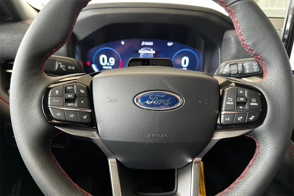2025 Ford Explorer ST-Line photo 24