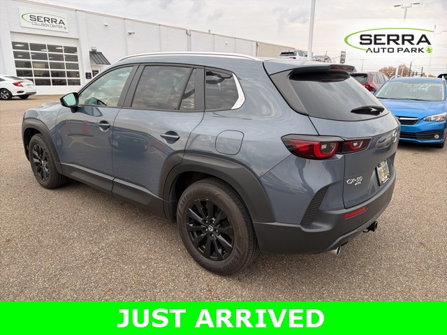 2023 Mazda CX-50 2.5 Preferred Plus photo 2