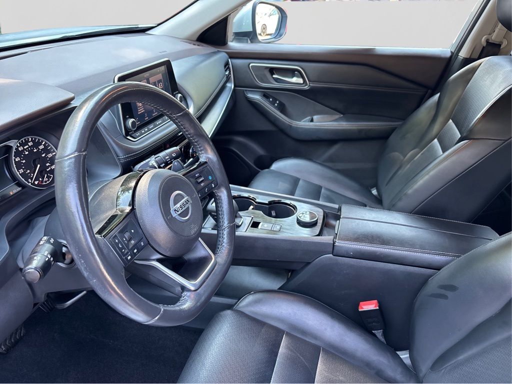 2021 Nissan Rogue SV photo 14