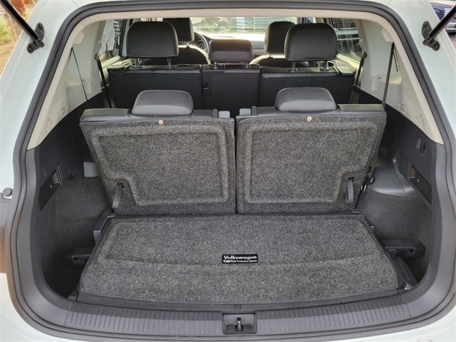 2021 Volkswagen Tiguan R-Line Black SEL photo 12
