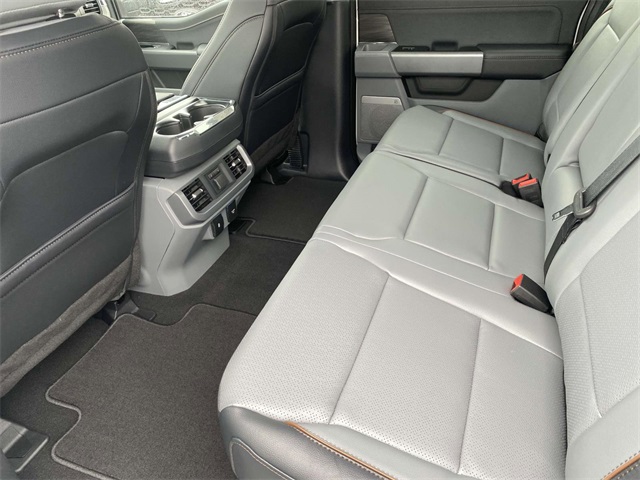 2025 Ford F-150 Lariat photo 7