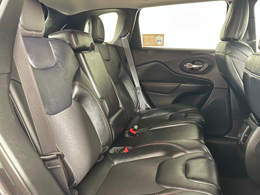 2022 Jeep Cherokee Trailhawk photo 23