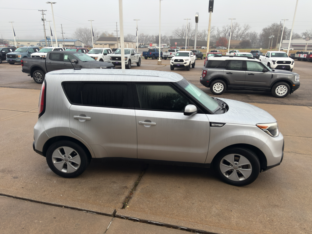 2016 Kia Soul Base photo 2