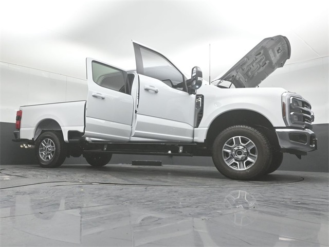 2025 FORD F-250 - Image 52