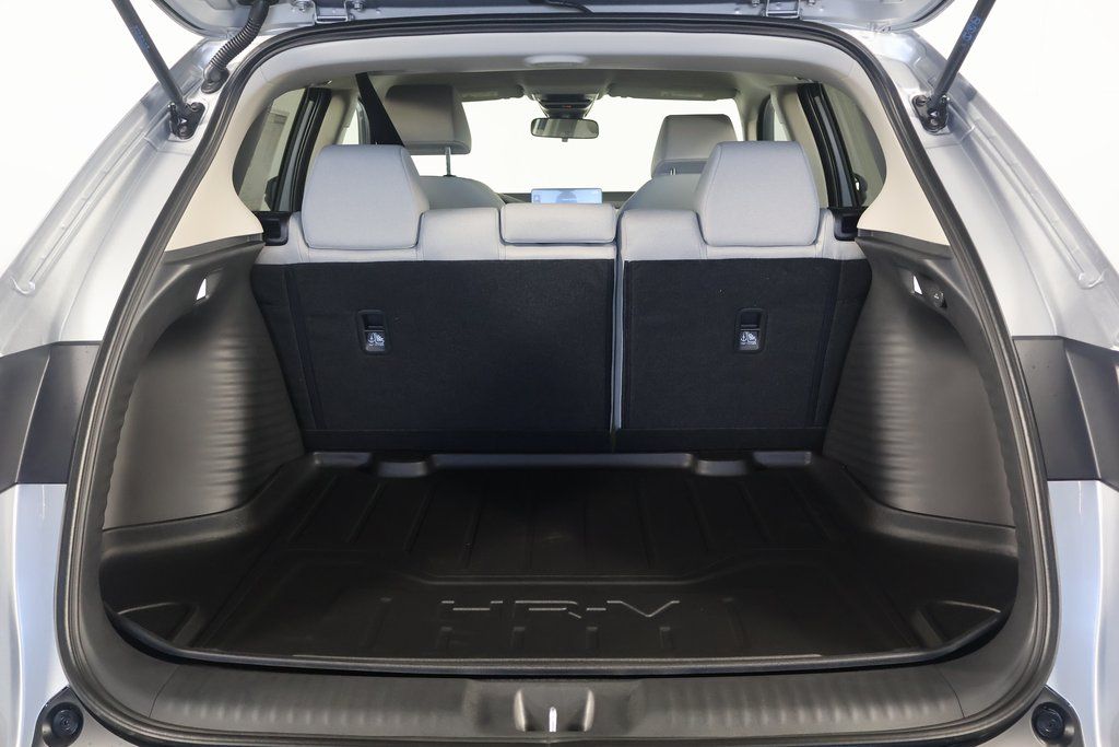 2026 Honda HR-V LX photo 3