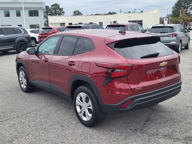 2025 Chevrolet Trax LS photo 3