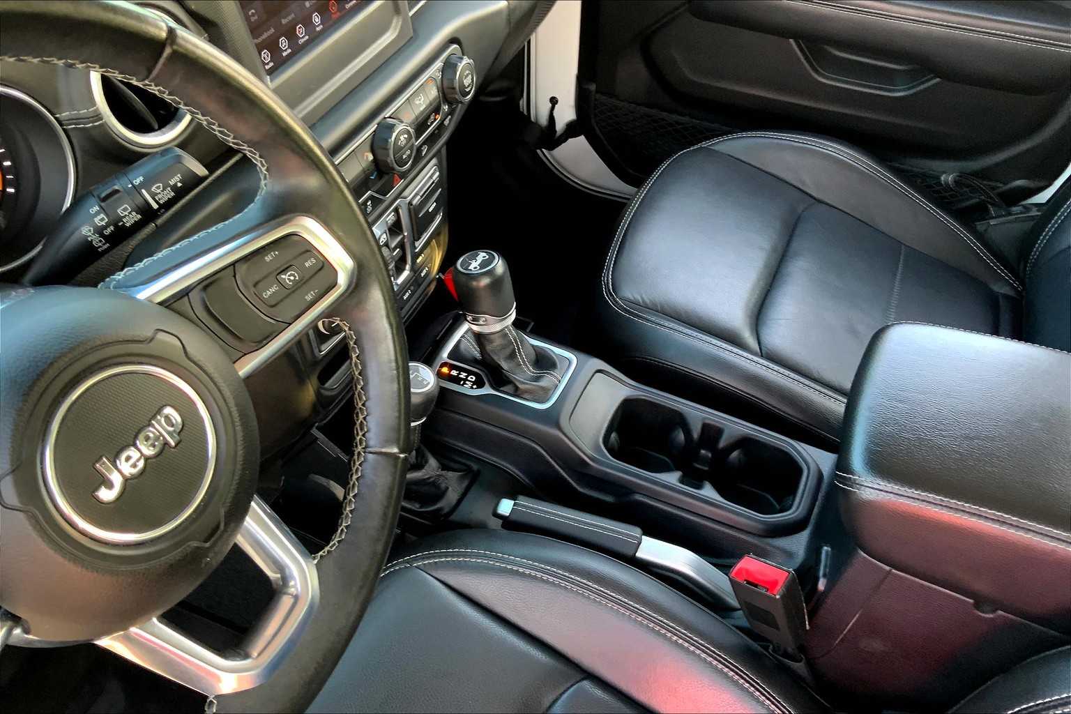 2018 Jeep Wrangler Unlimited Sahara photo 14