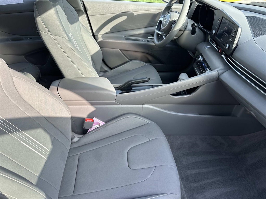 2023 Hyundai Elantra SEL photo 13