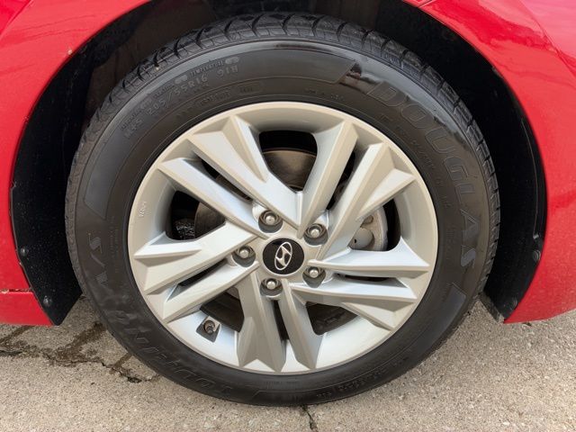 2020 Hyundai Elantra Value Edition photo 11