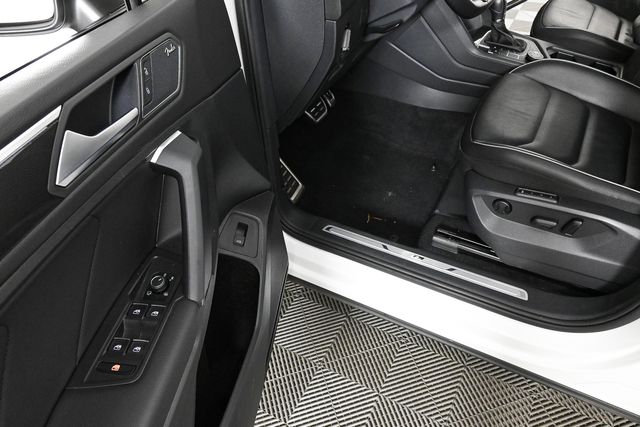 2019 Volkswagen Tiguan SEL Premium R-Line photo 7