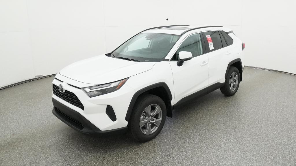 2025 Toyota RAV4 XLE's photo