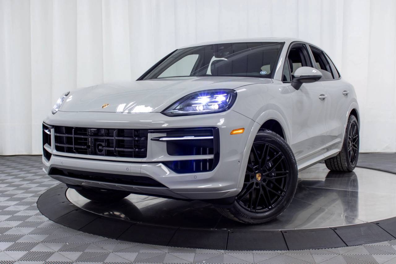2025 Porsche Cayenne photo 24