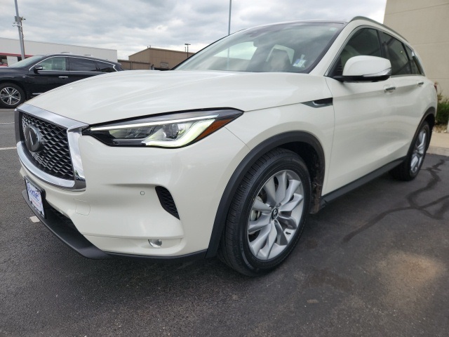 2022 Infiniti QX50 Essential photo 8