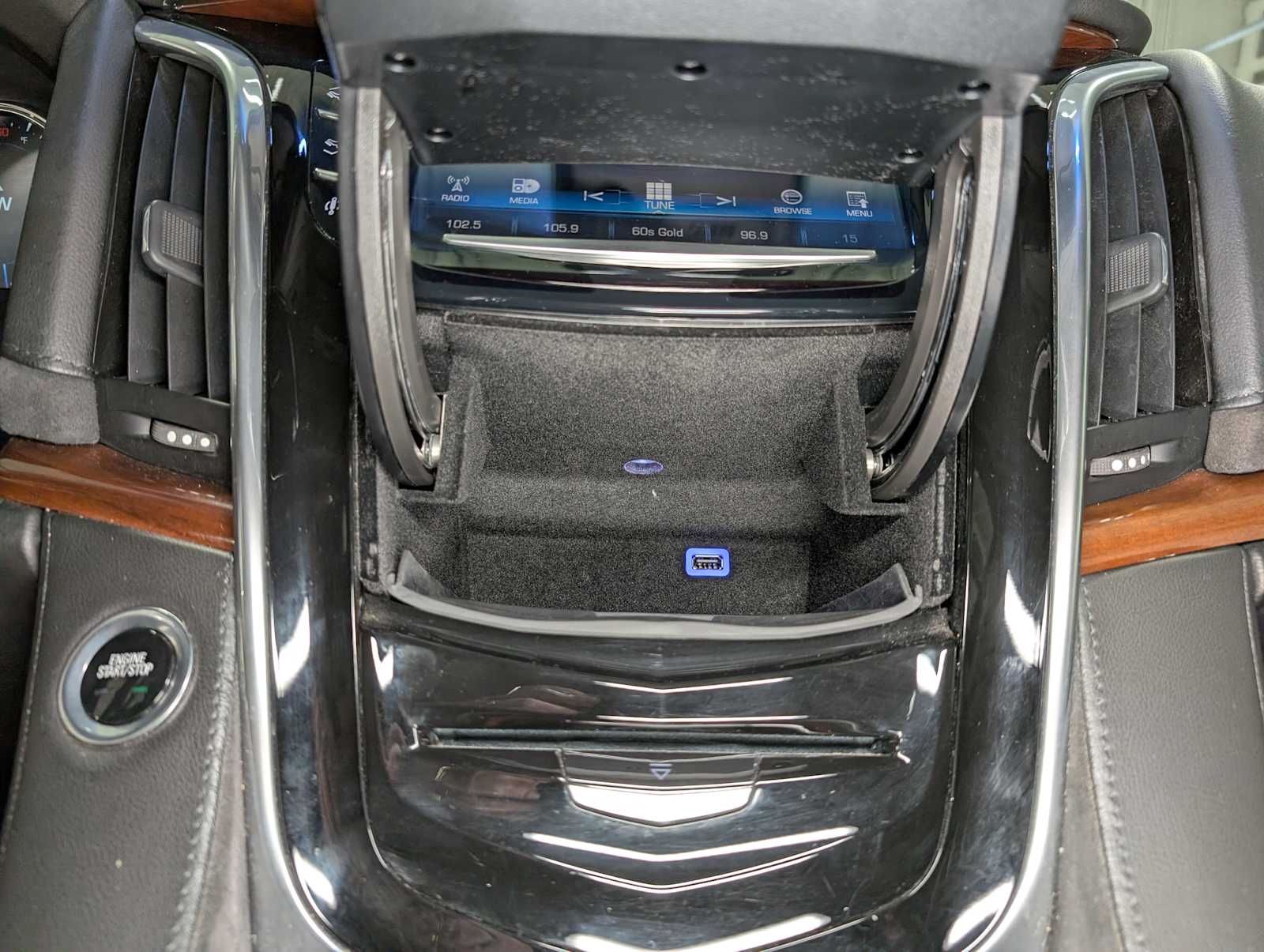 2016 Cadillac Escalade ESV Premium photo 31