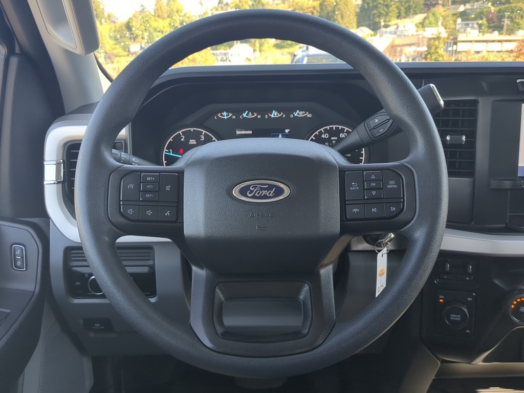 2023 Ford F-250 XL photo 2