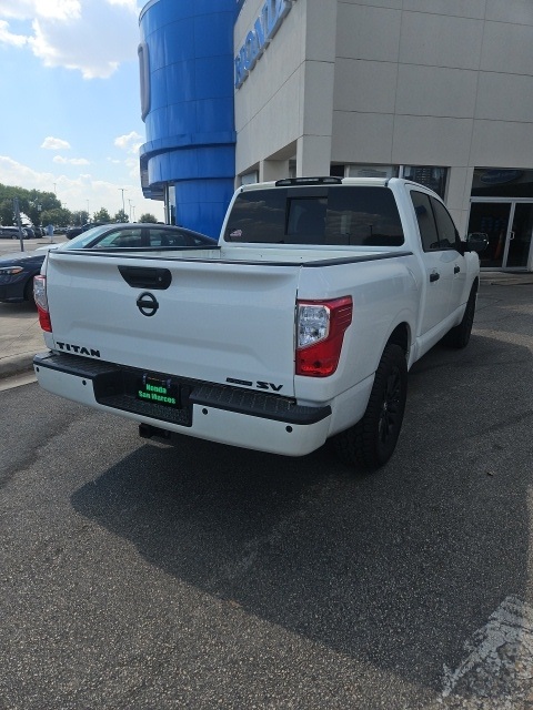 2019 Nissan Titan SV photo 4