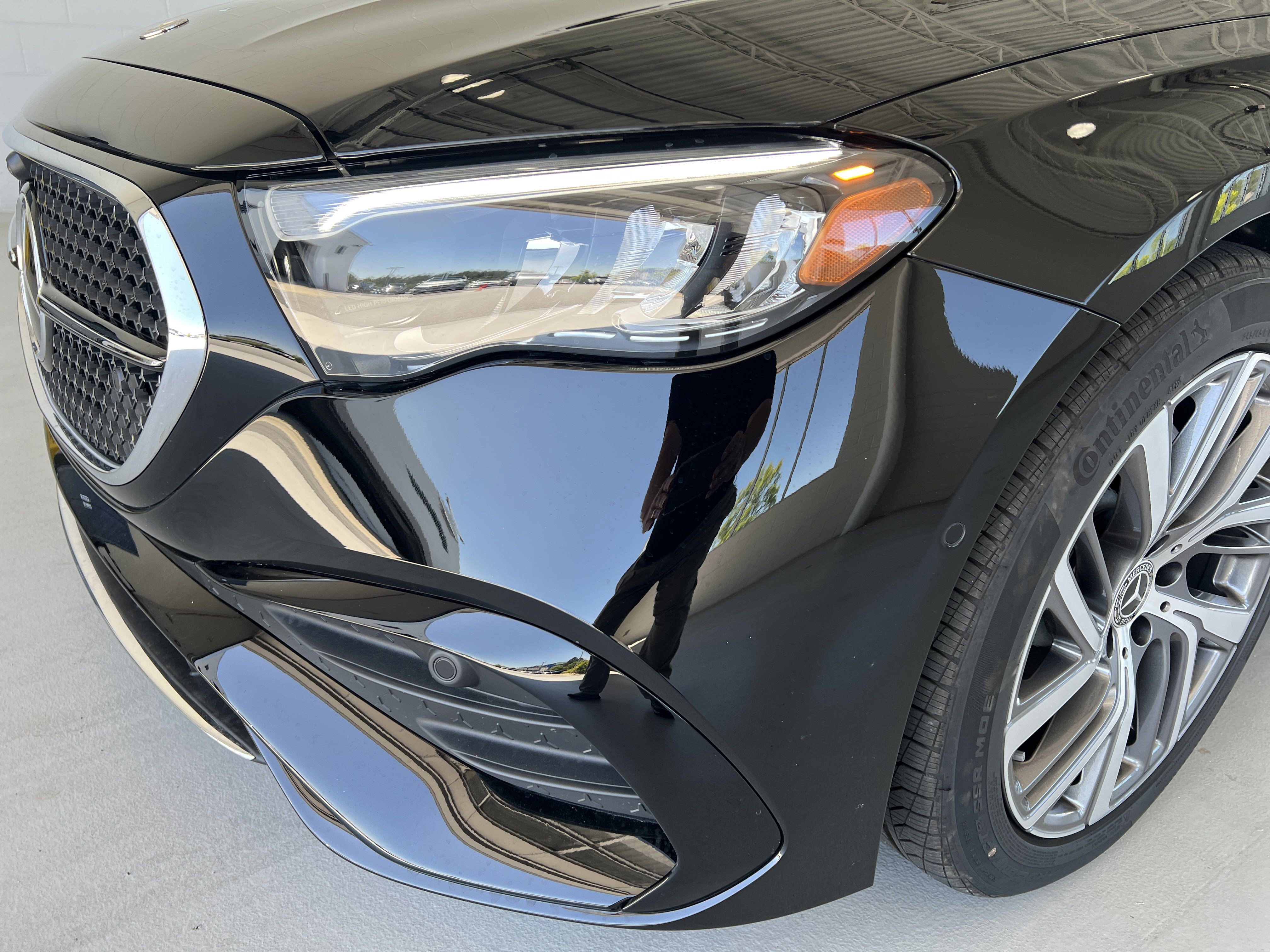 2025 Mercedes Benz E photo 3