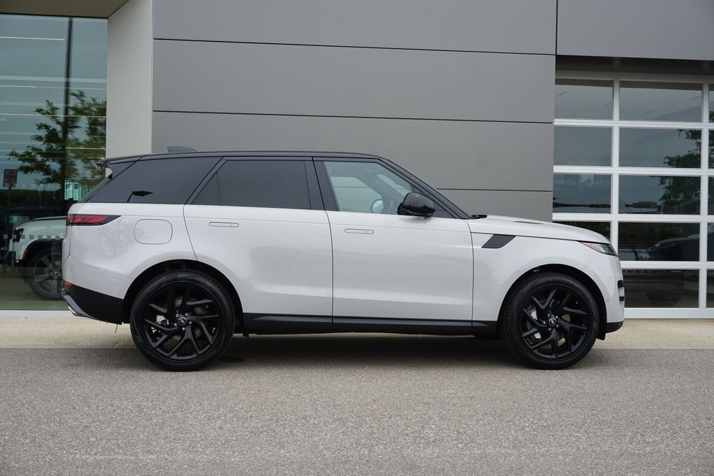 2025 Land Rover Range Rover Sport SE photo 7