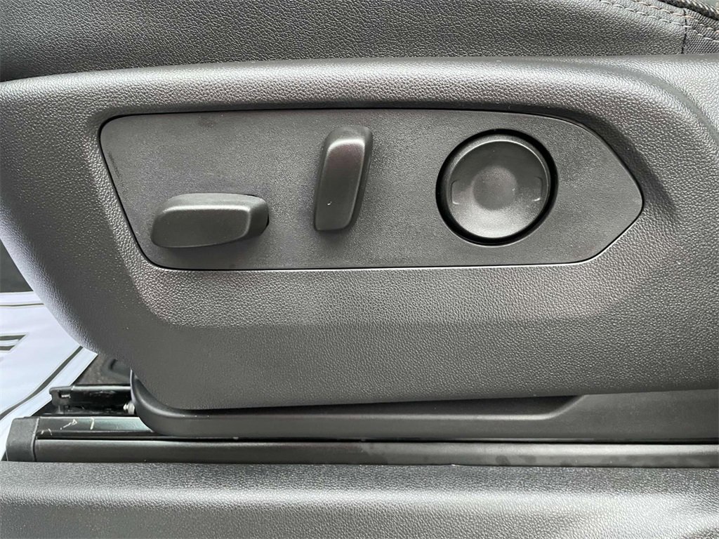 2025 Chevrolet Silverado 2500HD High Country photo 16