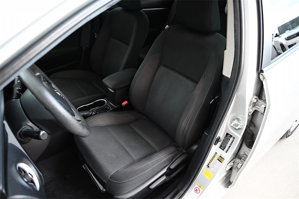 2019 Toyota Corolla L photo 17