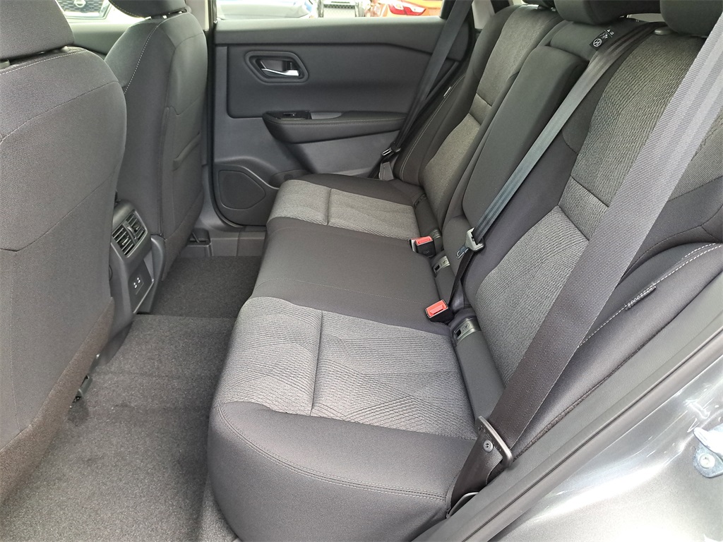2026 Nissan Rogue SV photo 12