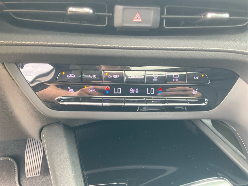 2021 Buick Envision Essence photo 14