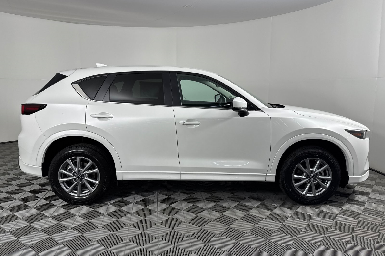 2025 Mazda CX-5 2.5 Select photo 2
