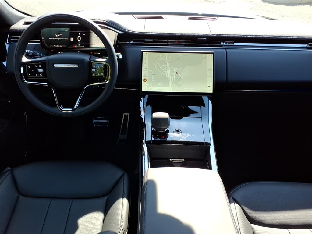 2025 Land Rover Range Rover Sport SE photo 3