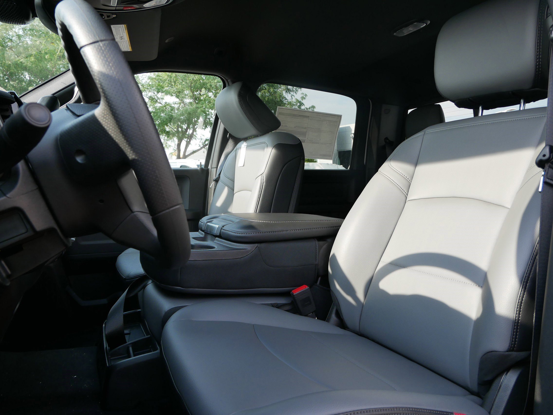 2026 Ram 2500 Tradesman photo 8