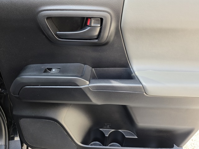 2022 Toyota Tacoma SR 4x4 Double Cab photo 11