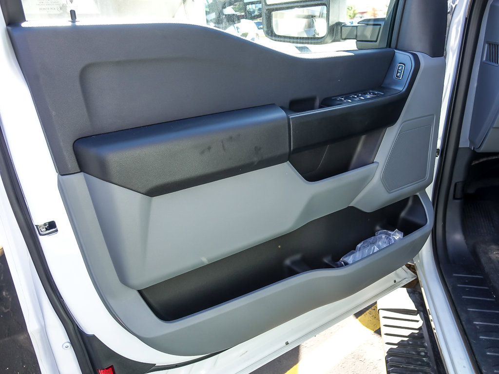 2025 FORD F-350 - Image 28