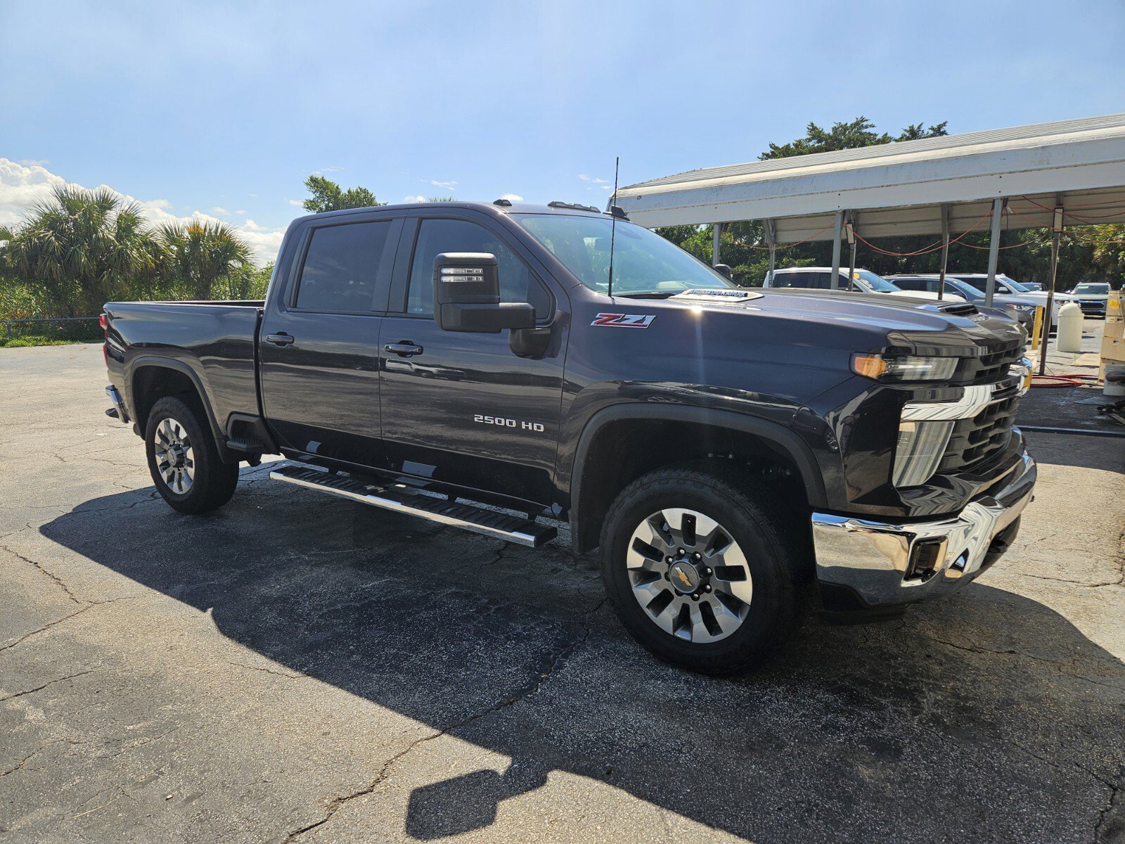 2024 Chevrolet Silverado 2500HD LT photo 2