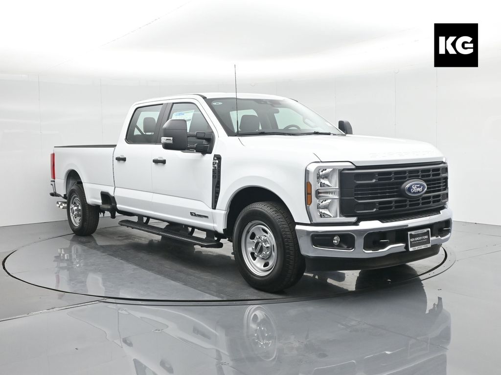 2025 Ford F-350 Super Duty XL's photo