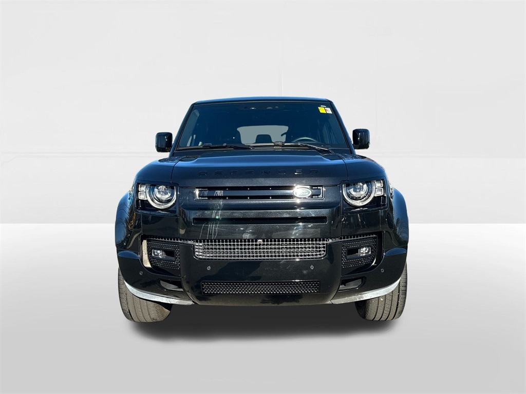 2025 Land Rover Defender 110 X-Dynamic SE photo 2