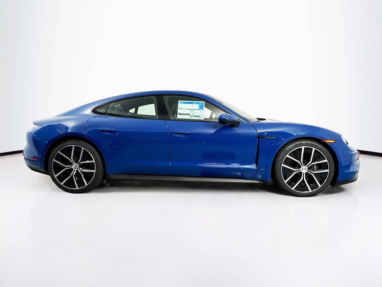 2025 Porsche Taycan photo 8