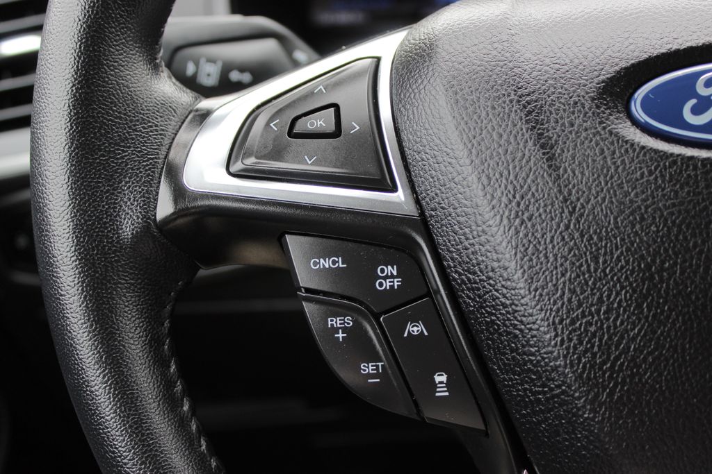 2024 Ford Edge SEL photo 24