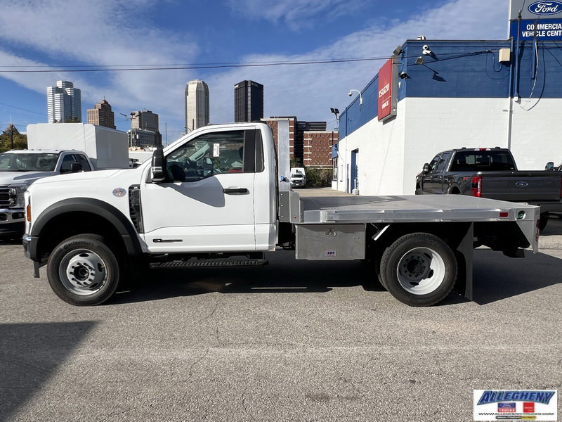 2025 Ford F-550 XL photo 2