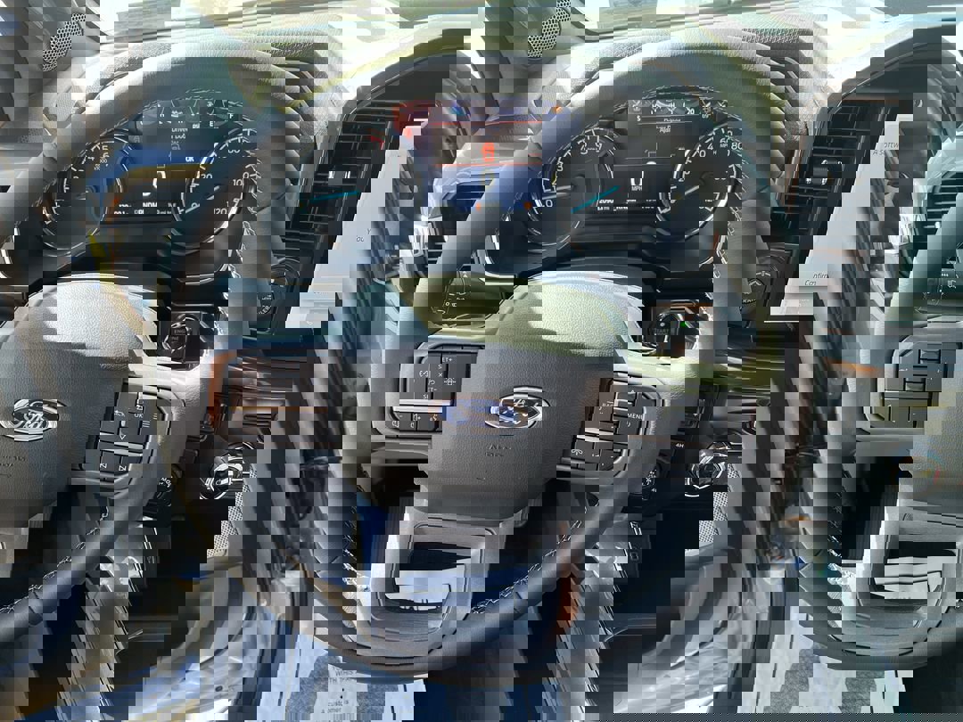2023 Ford F-150 XLT photo 16