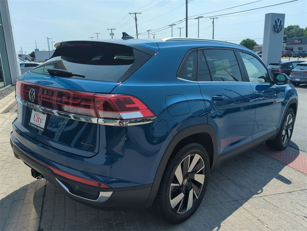 2025 Volkswagen Atlas Cross Sport SEL R-Line photo 8