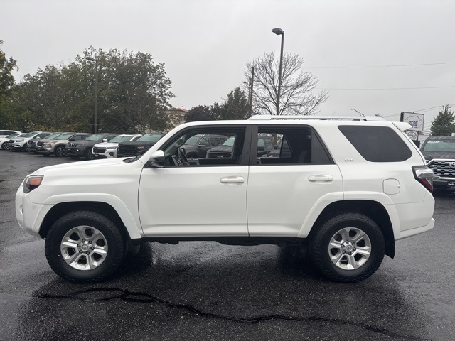 2017 Toyota 4Runner SR5 photo 6