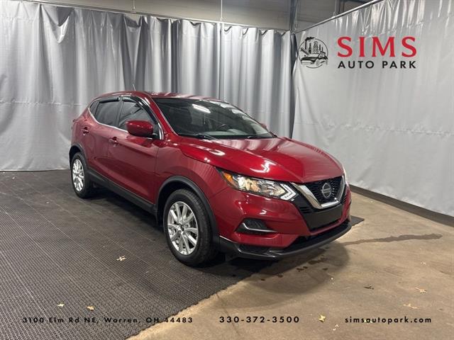 2020 Nissan Rogue Sport S's photo