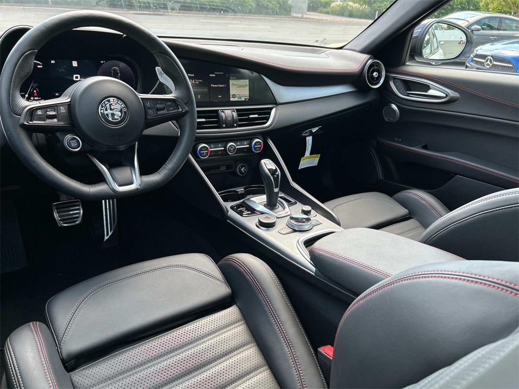 2025 Alfa Romeo Giulia SPRINT photo 2