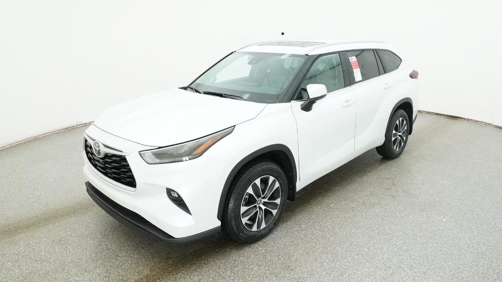 2026 Toyota Highlander XLE's photo