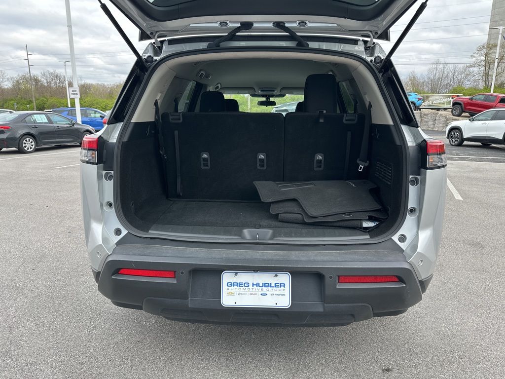 2024 Nissan Pathfinder SV photo 4