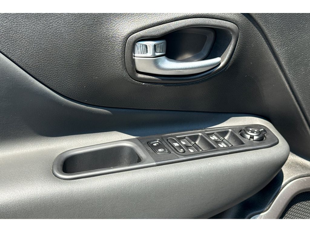 2022 Jeep Renegade Latitude photo 12