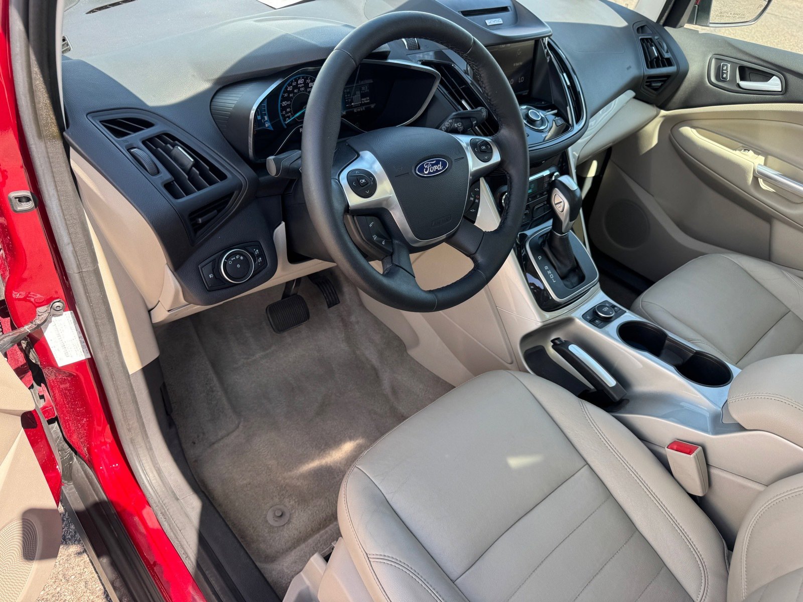 2015 Ford C-Max Hybrid SEL photo 11