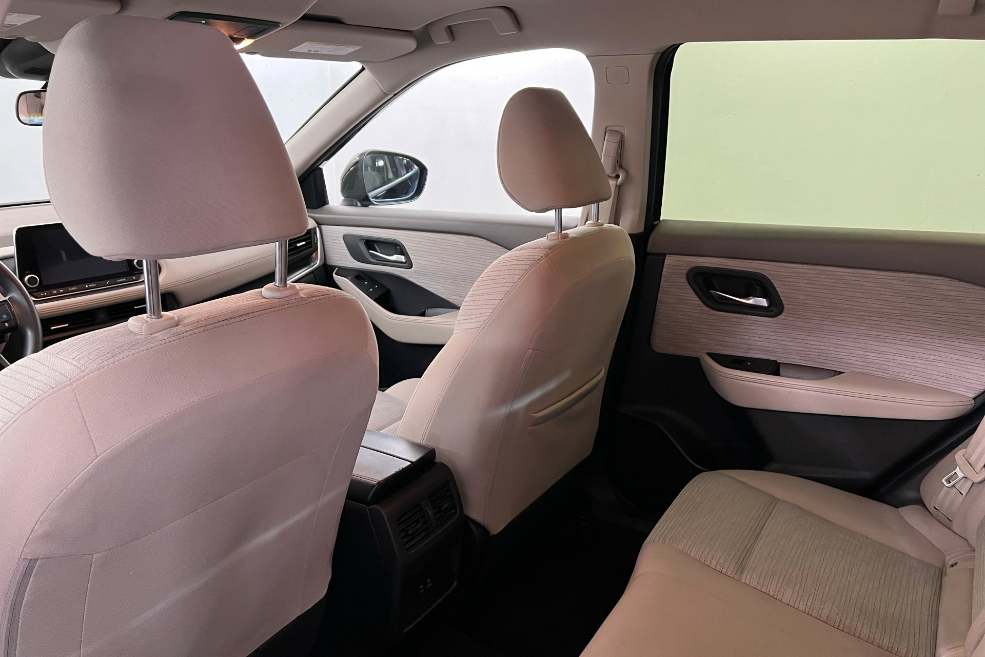 2023 Nissan Rogue SV photo 18