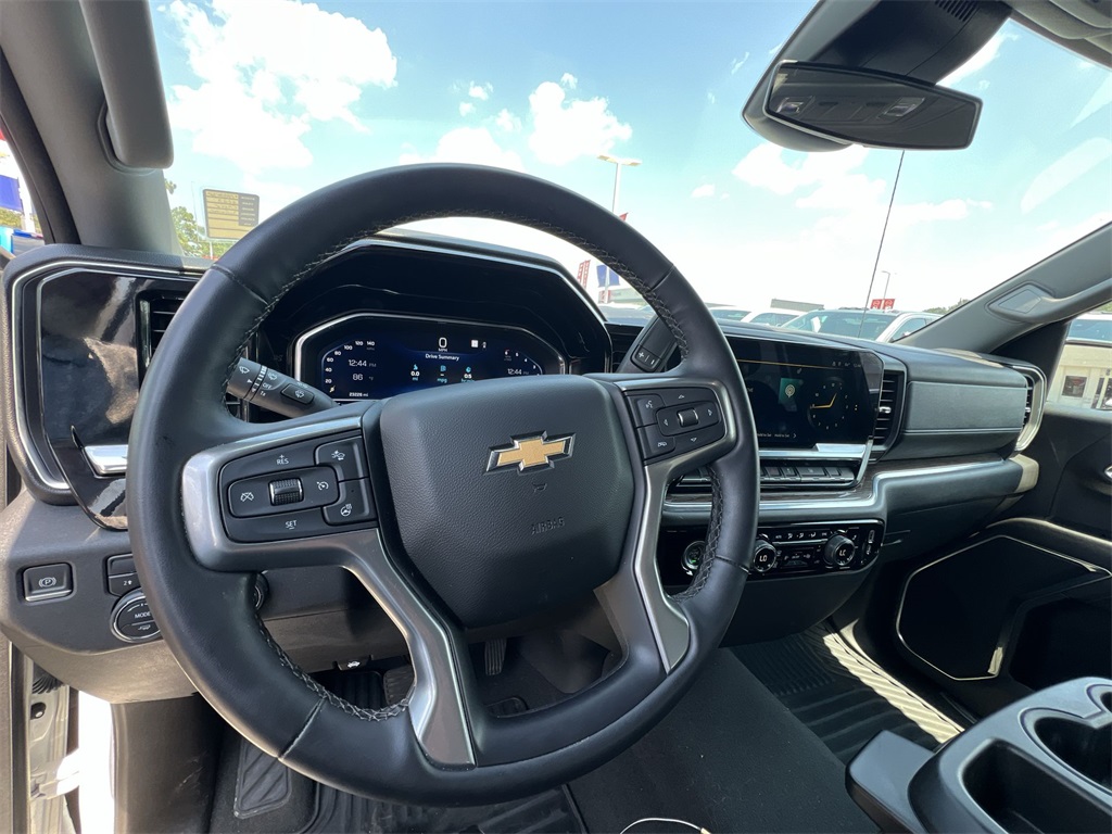 2023 Chevrolet Silverado 1500 LT photo 18