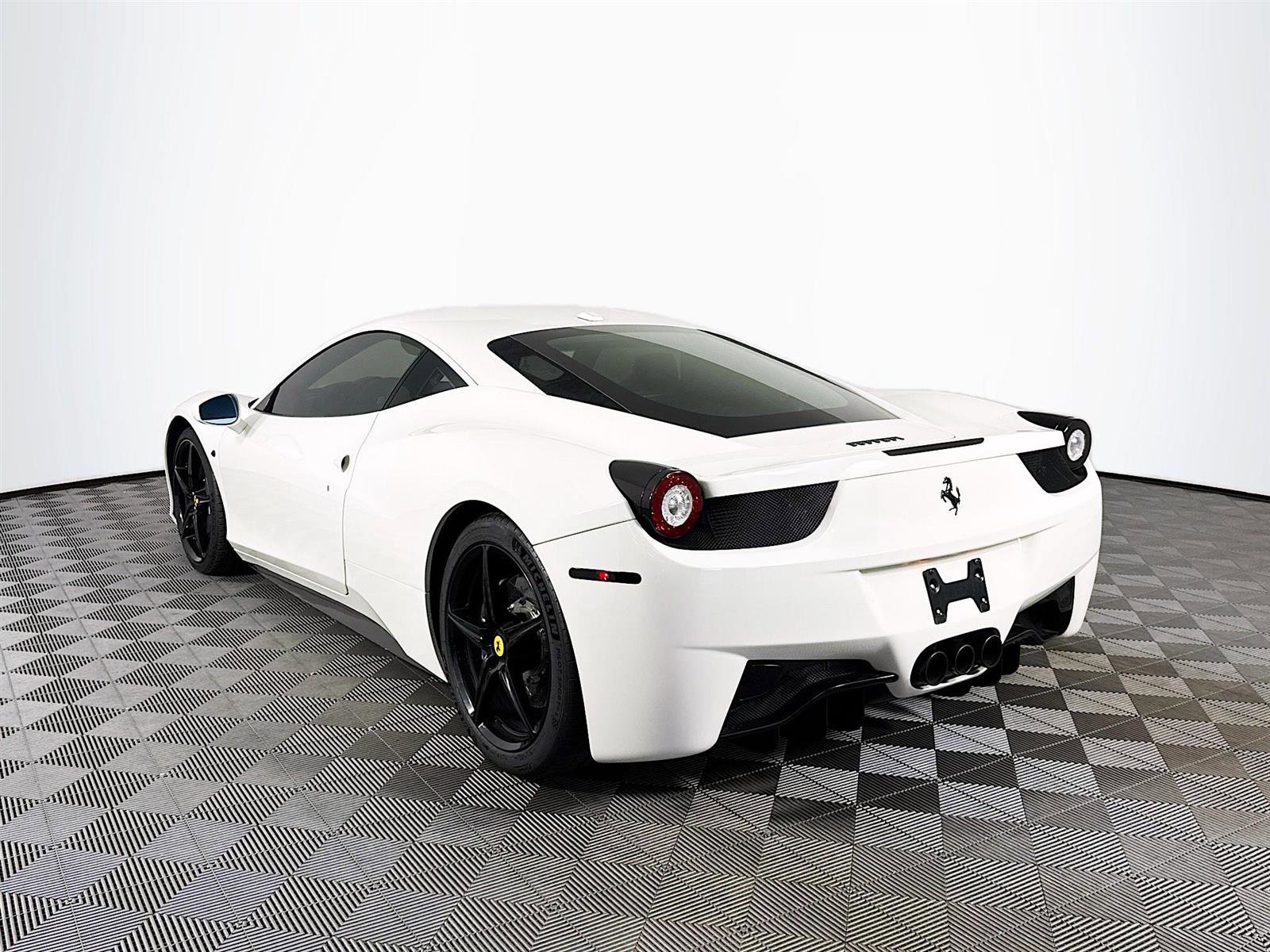 2014 Ferrari 458 Italia Base photo 5
